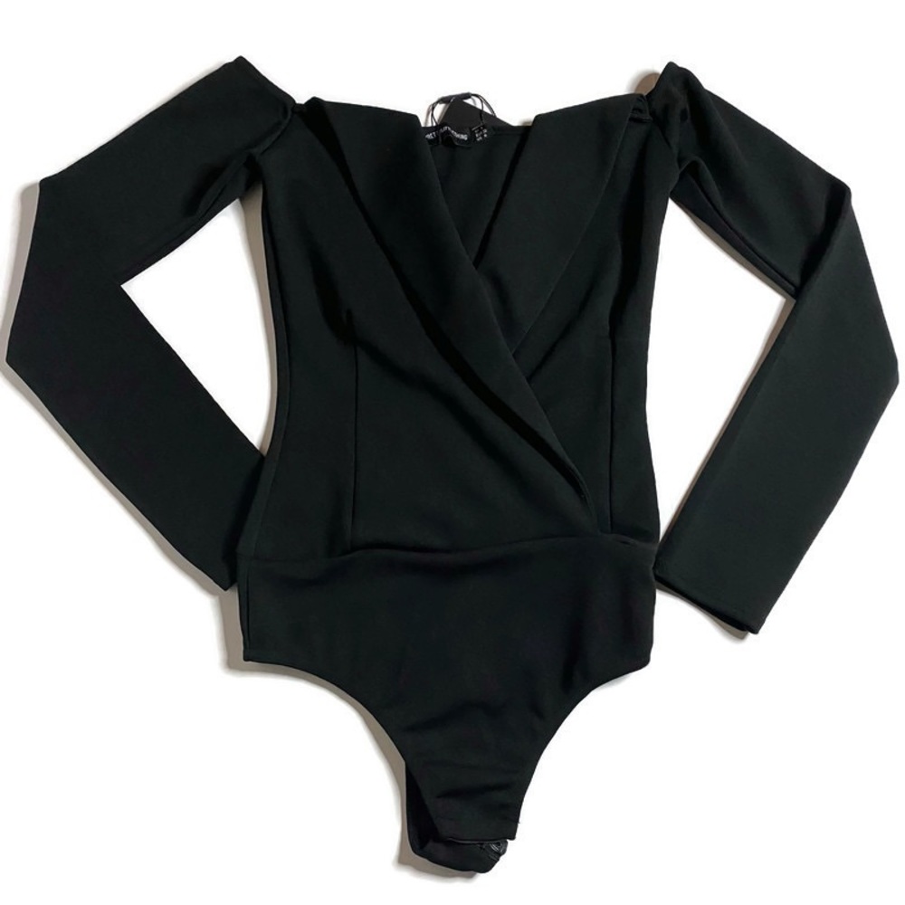 🤎3/$25 Off shoulder black bodysuit